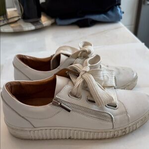 EOS Melbourne White Sneakers with Zipper and bow Detail, high end European brand